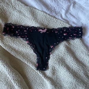 VS FLORAL DREAM ANGELS PANTIES - SIZE M